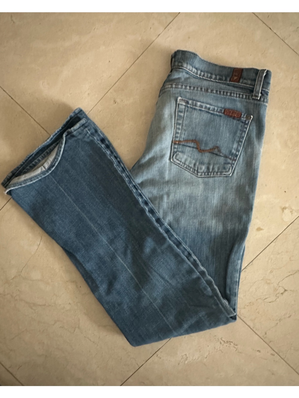 Women’s Light Wash Straight-Leg Jeans – Classic Denim, Size 28